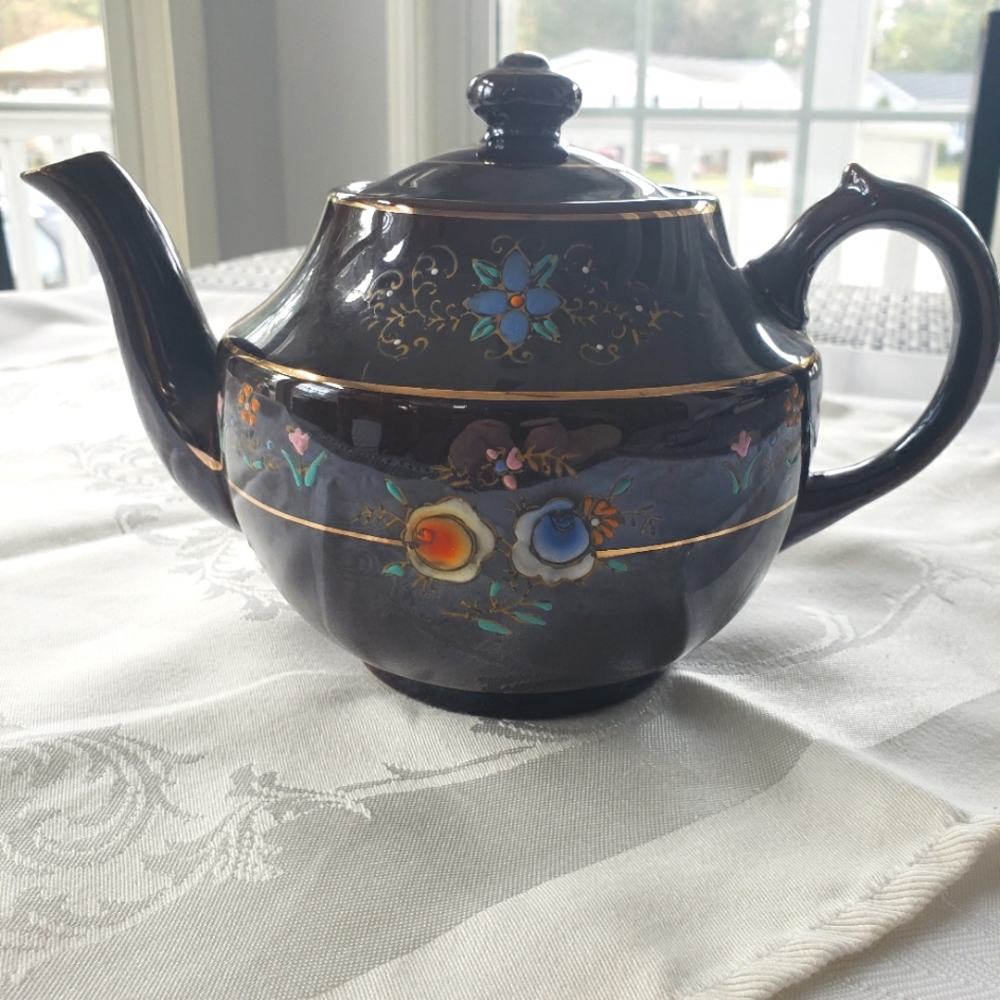 Brown Floral Teapot P1